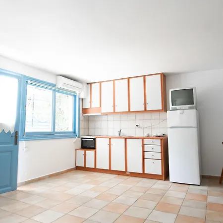 Afroditi Pansion Apartment