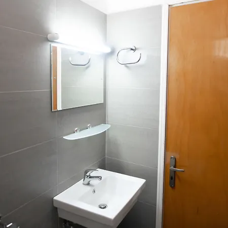 Afroditi Pansion * Áyios Nikítas