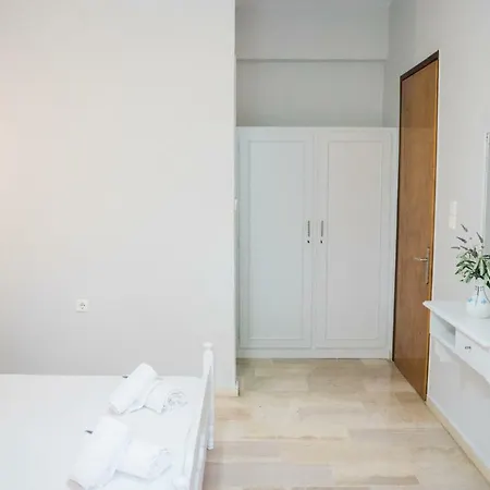 Afroditi Pansion Áyios Nikítas