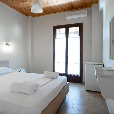 Afroditi Pansion Appartement Áyios Nikítas