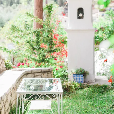 Afroditi Pansion Apartment Agios Nikitas